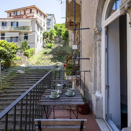 Daire C-44 Historic Stairway Authentic Charming With Aircon In Historic Building Up To 6ppl Newly Renovated *