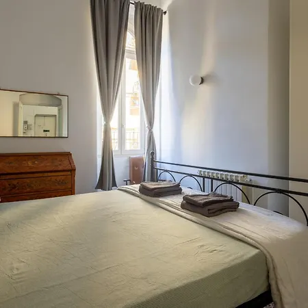 C-44 Historic Stairway Authentic Charming With Aircon In Historic Building Up To 6ppl Newly Renovated Daire La Spezia