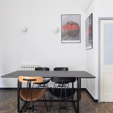 C44 Historic Stairway Authentic Charming With Aircon In Historic Building Up To 6ppl Newly Renovated *